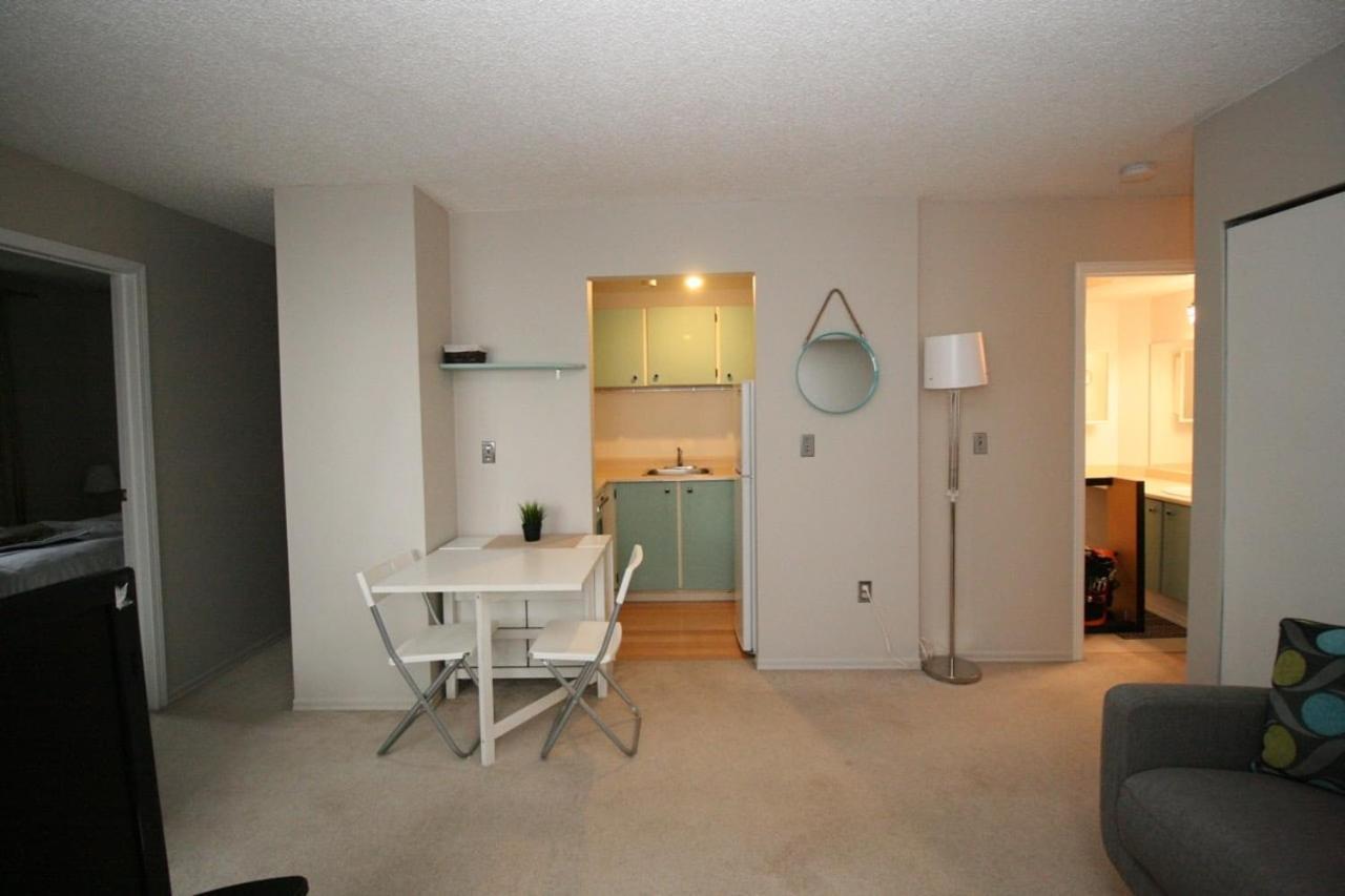 Kitsilano Beach Executive Condo Apartment Vancouver, Canada